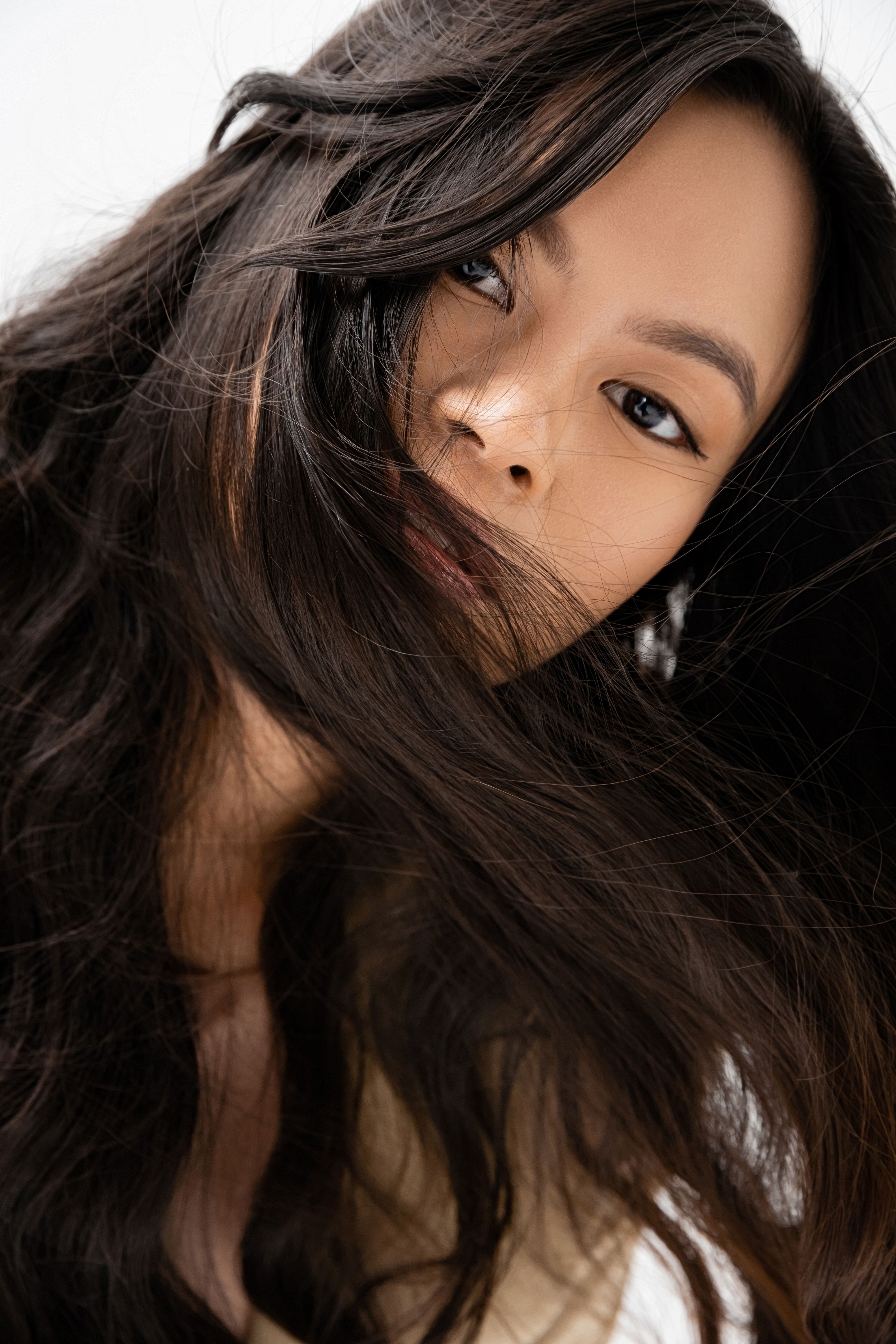 Elasticity: The Hidden Superpower of Healthy Hair (And How to Get It Back in Just 5 Minutes)